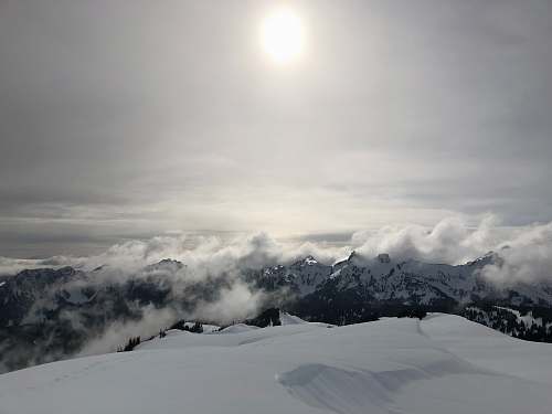 grey snow-capped mountain mount rainier